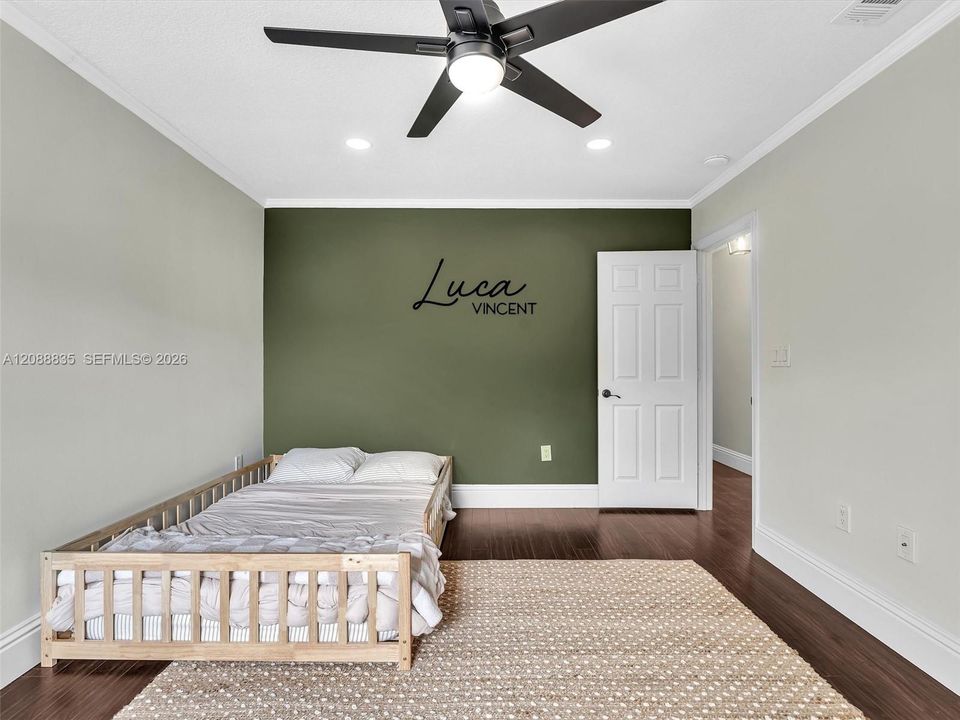 For Sale: $964,900 (5 beds, 2 baths, 3266 Square Feet)