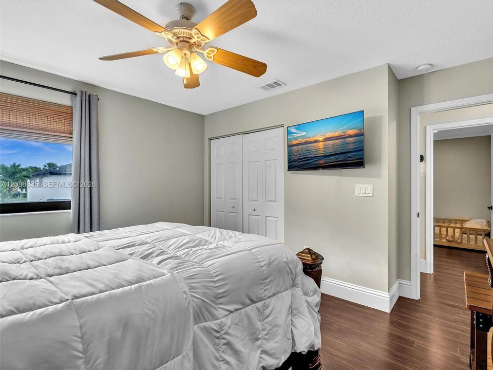 For Sale: $964,900 (5 beds, 2 baths, 3266 Square Feet)