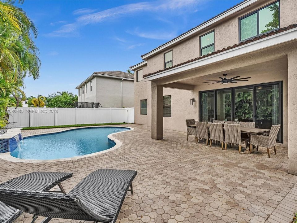 For Sale: $964,900 (5 beds, 2 baths, 3266 Square Feet)