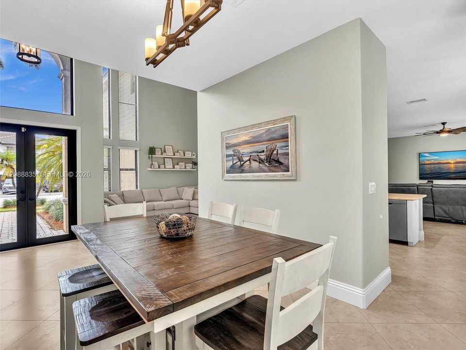 For Sale: $964,900 (5 beds, 2 baths, 3266 Square Feet)