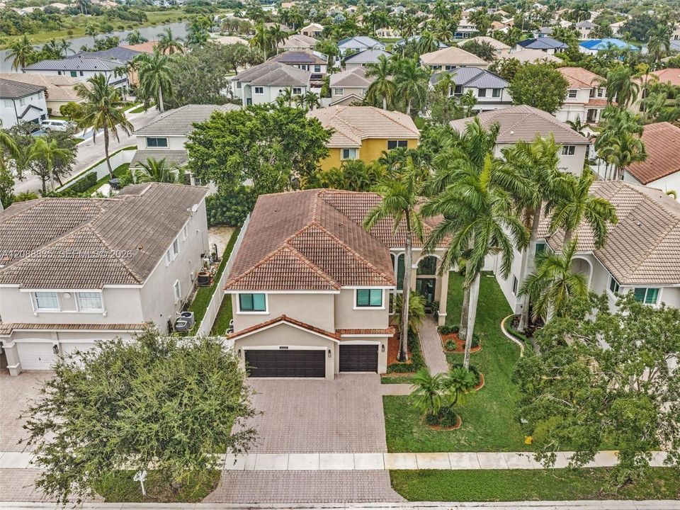 For Sale: $964,900 (5 beds, 2 baths, 3266 Square Feet)