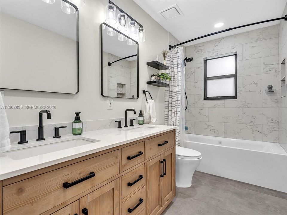 For Sale: $964,900 (5 beds, 2 baths, 3266 Square Feet)
