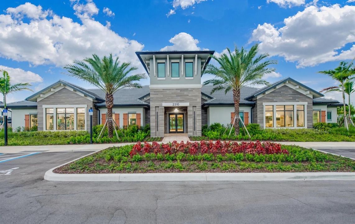 01_clubhouse_front