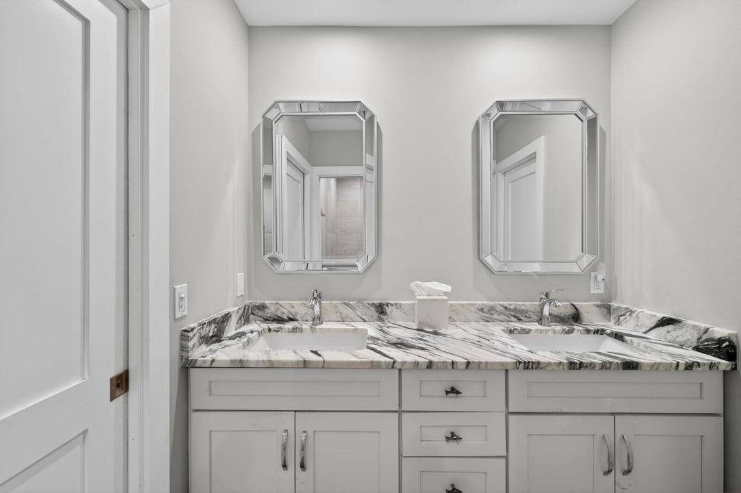 965 Beacon Lane-22