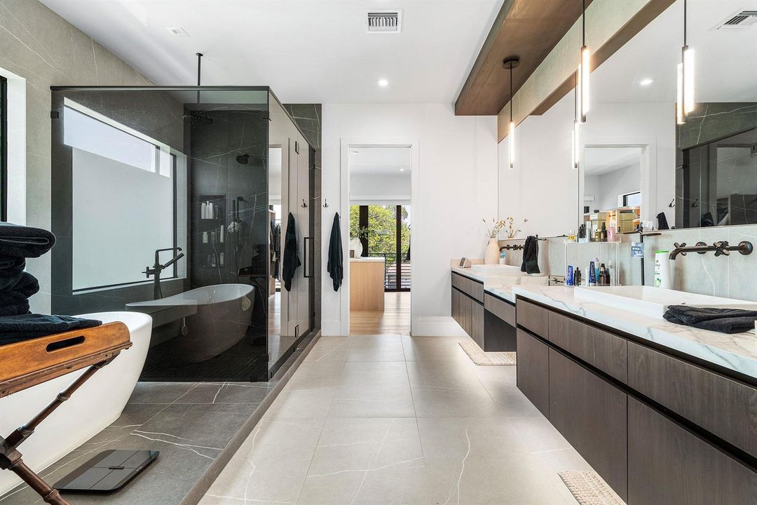 1030 NE 2nd Terrace (45)