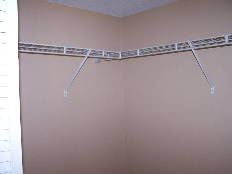 14 - Closet