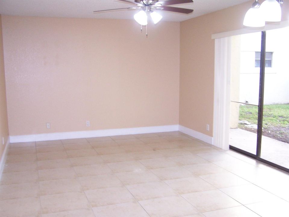 11 - Living room 1