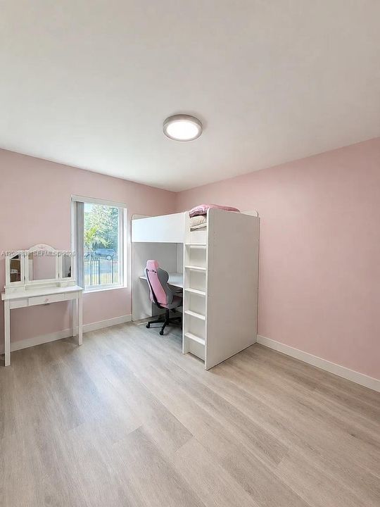 В аренду: $3,100 (3 спален, 1 ванн, 1468 Квадратных фут)
