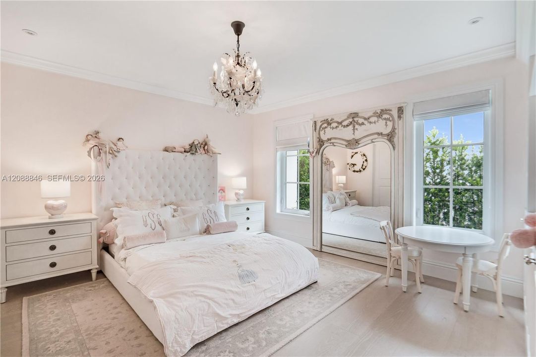 В аренду: $16,000 (4 спален, 3 ванн, 2493 Квадратных фут)