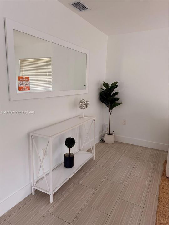 For Rent: $3,200 (2 beds, 1 baths, 1000 Square Feet)