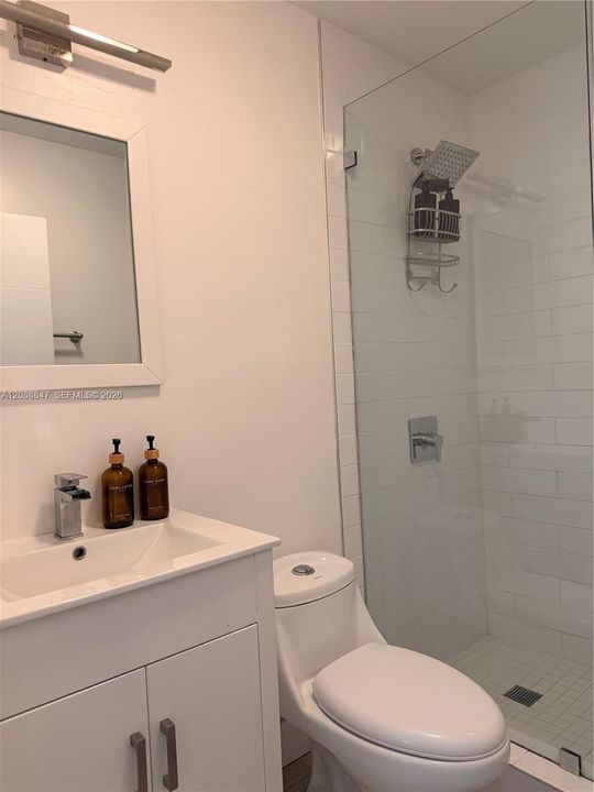 For Rent: $3,200 (2 beds, 1 baths, 1000 Square Feet)