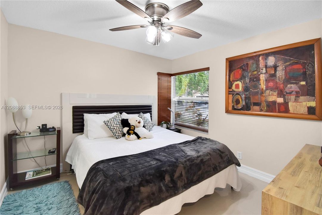 Large secondary bedroom