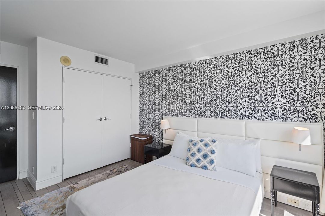 Active With Contract: $725,000 (2 beds, 2 baths, 1088 Square Feet)