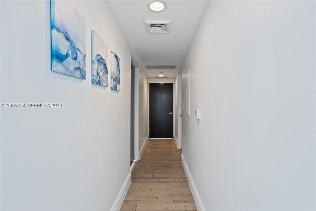 Active With Contract: $725,000 (2 beds, 2 baths, 1088 Square Feet)