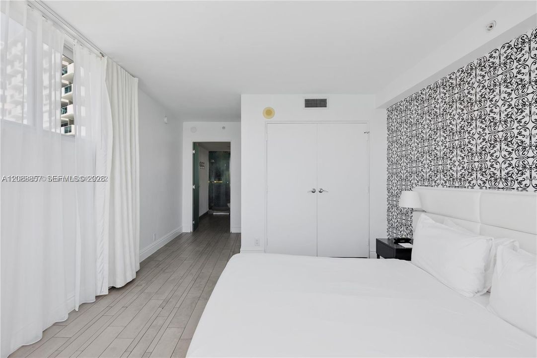 Active With Contract: $725,000 (2 beds, 2 baths, 1088 Square Feet)