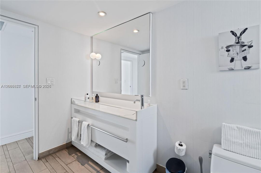 Active With Contract: $725,000 (2 beds, 2 baths, 1088 Square Feet)