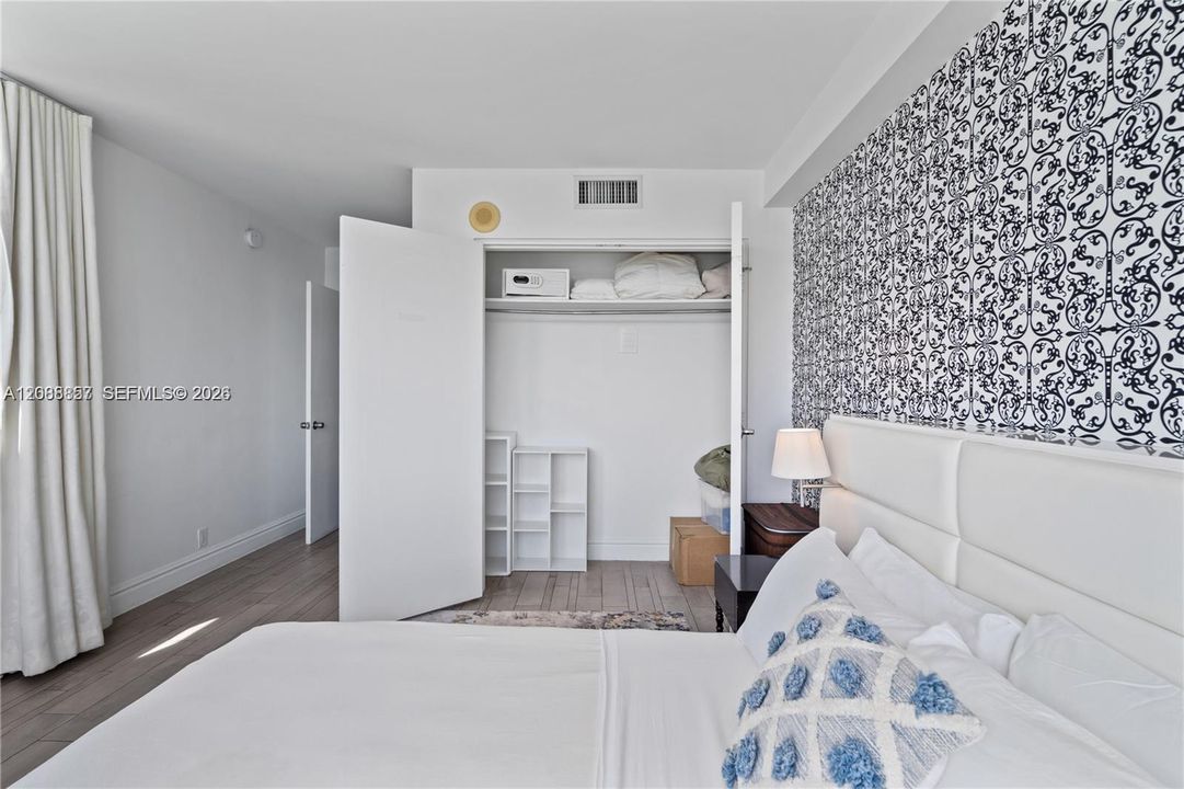 Active With Contract: $725,000 (2 beds, 2 baths, 1088 Square Feet)
