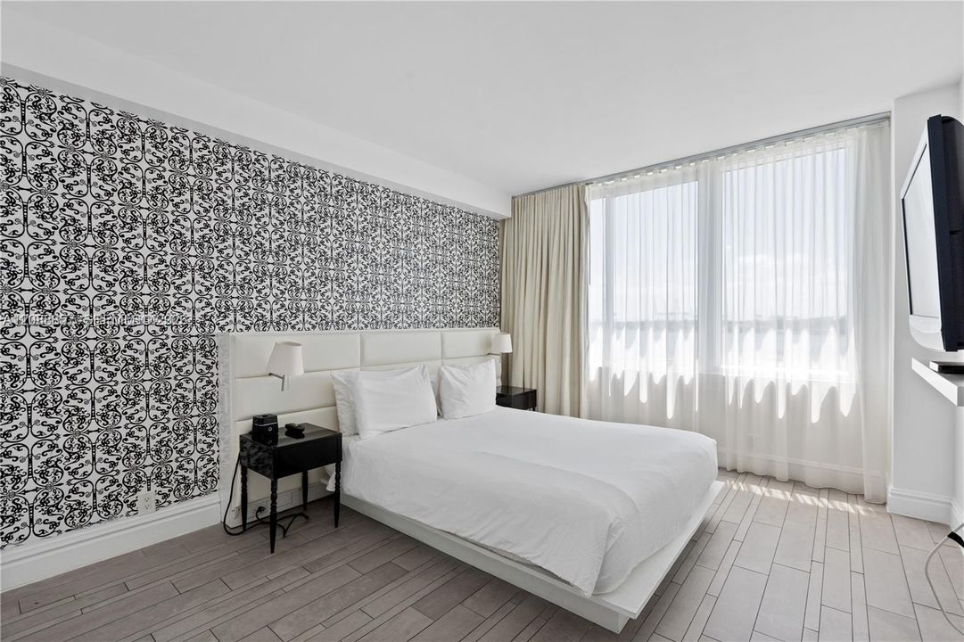 Active With Contract: $725,000 (2 beds, 2 baths, 1088 Square Feet)