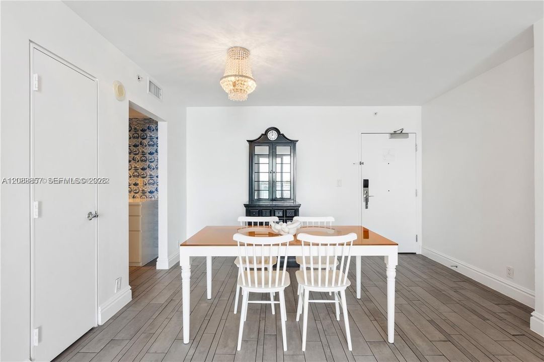 Active With Contract: $725,000 (2 beds, 2 baths, 1088 Square Feet)