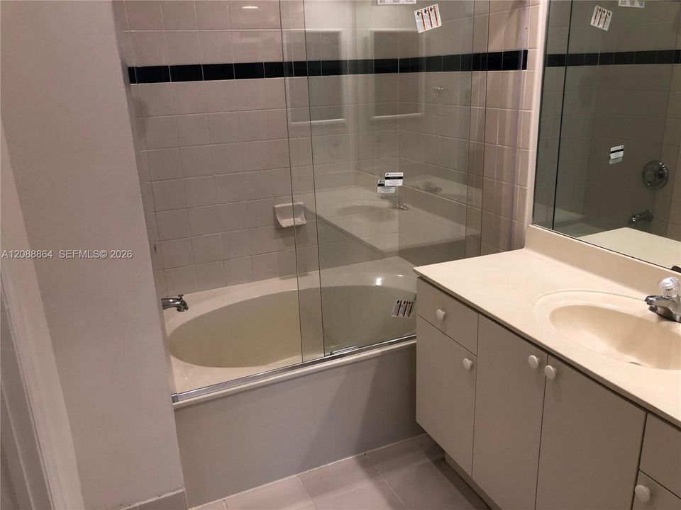 В аренду: $2,350 (3 спален, 2 ванн, 1250 Квадратных фут)
