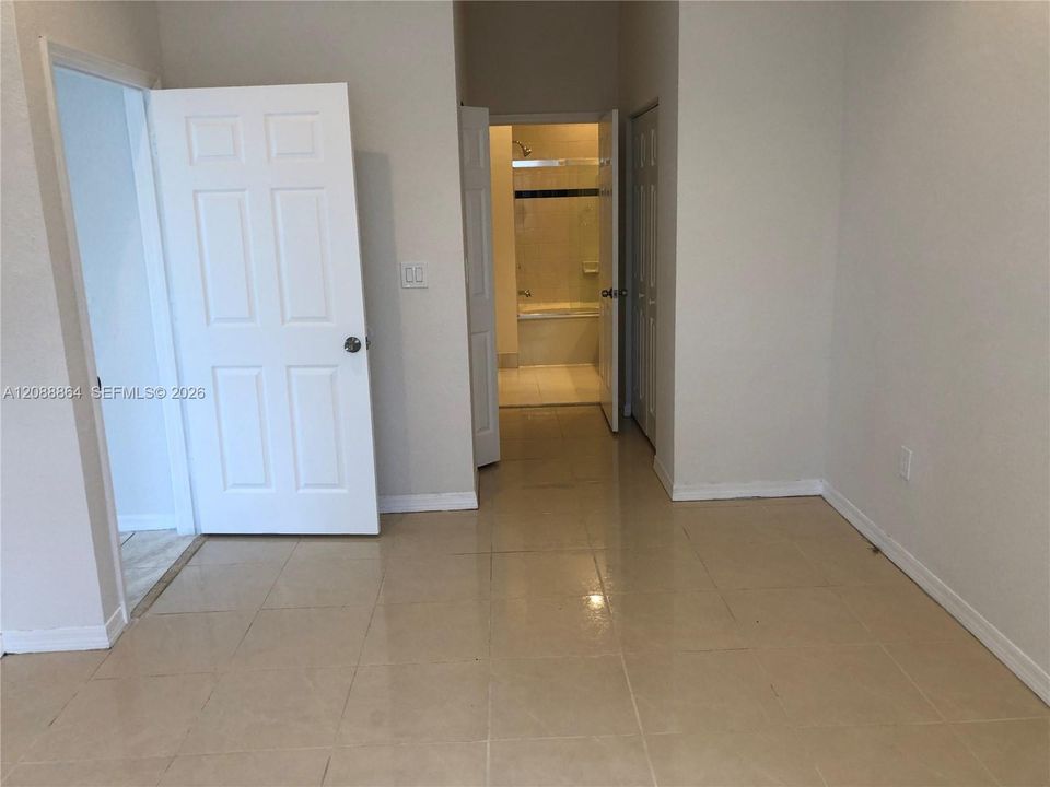 В аренду: $2,350 (3 спален, 2 ванн, 1250 Квадратных фут)