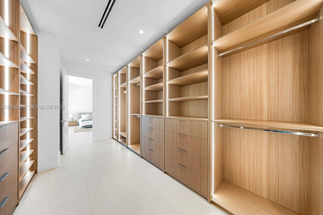 En Venta: $2,850,000 (4 camas, 5 baños, 3661 Pies cuadrados)