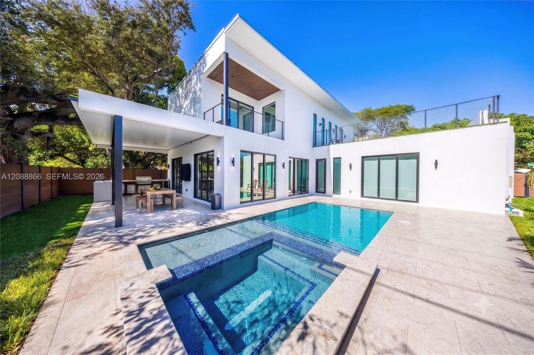 En Venta: $2,850,000 (4 camas, 5 baños, 3661 Pies cuadrados)
