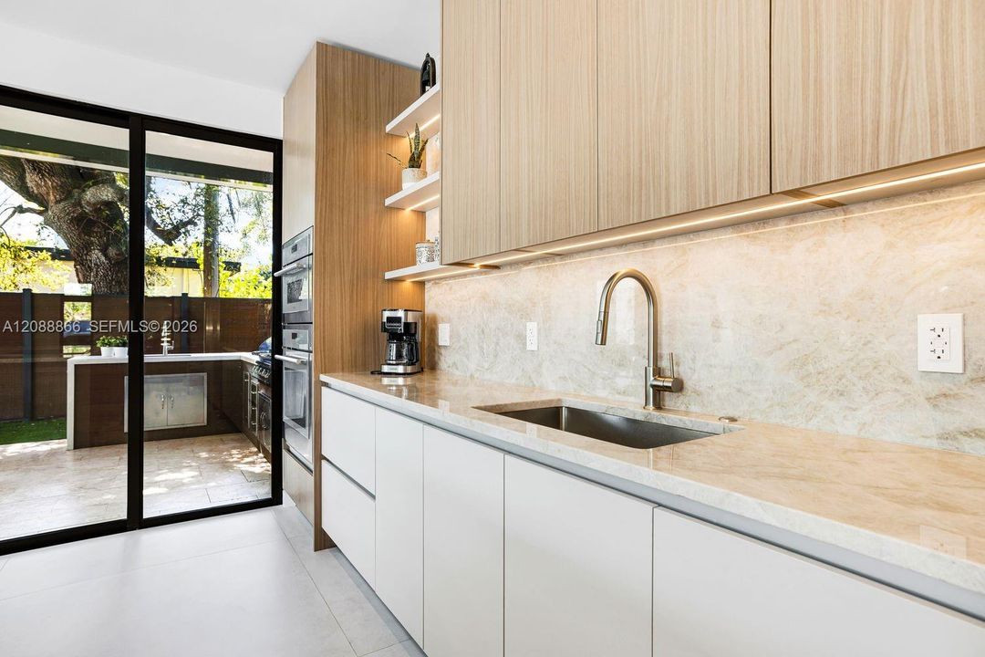 En Venta: $2,850,000 (4 camas, 5 baños, 3661 Pies cuadrados)