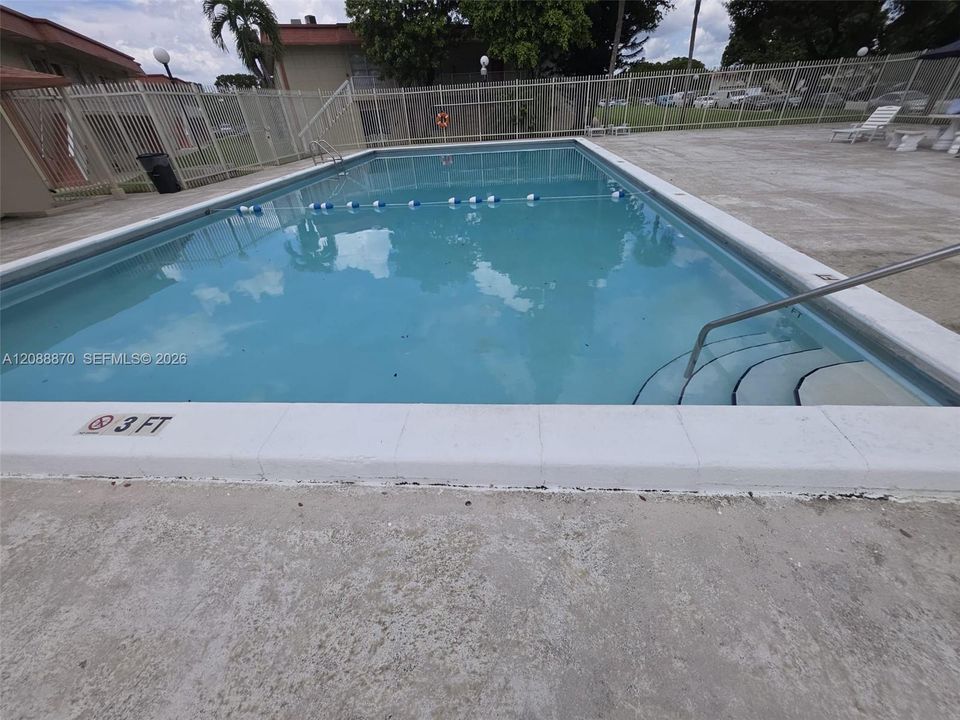 For Rent: $2,280 (2 beds, 1 baths, 952 Square Feet)
