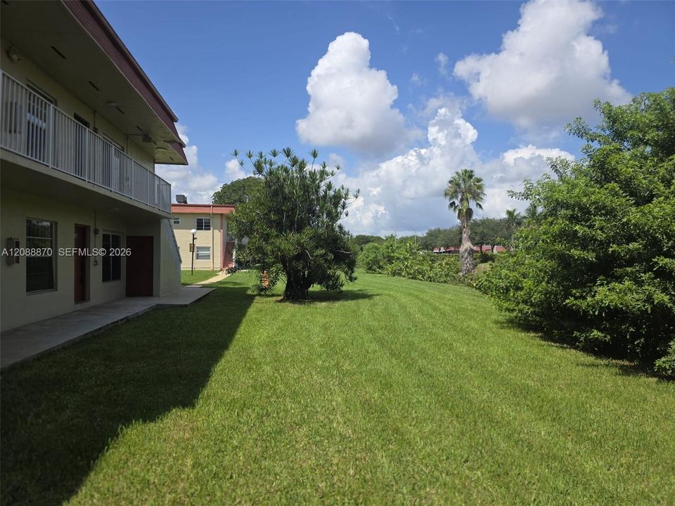 For Rent: $2,280 (2 beds, 1 baths, 952 Square Feet)