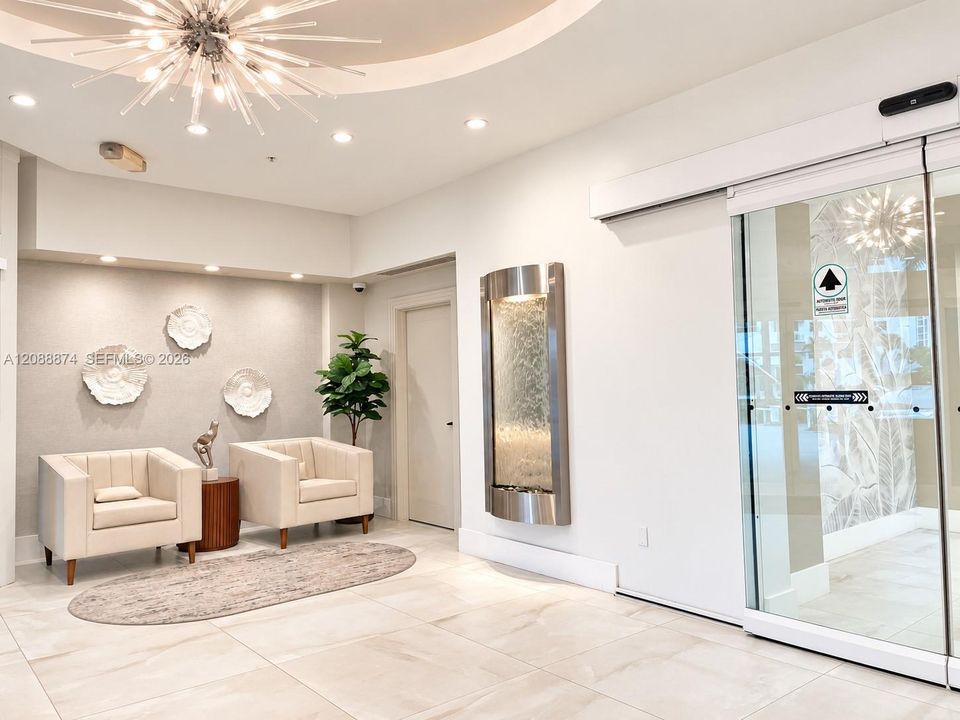 For Rent: $2,200 (1 beds, 1 baths, 1021 Square Feet)