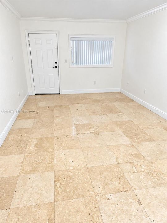 For Sale: $280,000 (2 beds, 2 baths, 944 Square Feet)