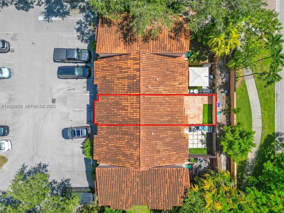 For Rent: $3,100 (2 beds, 1 baths, 970 Square Feet)