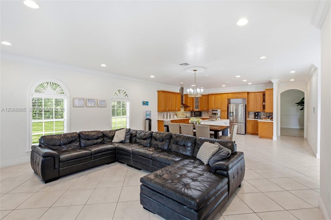 En Venta: $2,999,000 (5 camas, 4 baños, 4965 Pies cuadrados)
