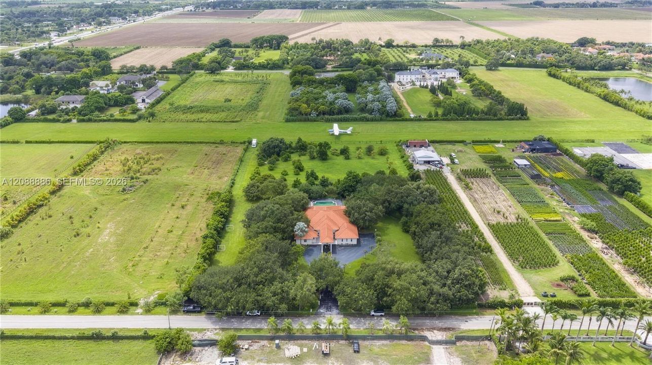 En Venta: $2,999,000 (5 camas, 4 baños, 4965 Pies cuadrados)