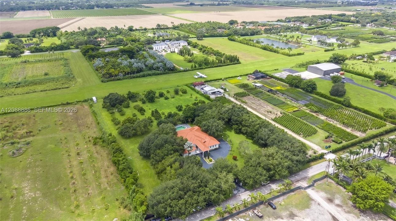 En Venta: $2,999,000 (5 camas, 4 baños, 4965 Pies cuadrados)
