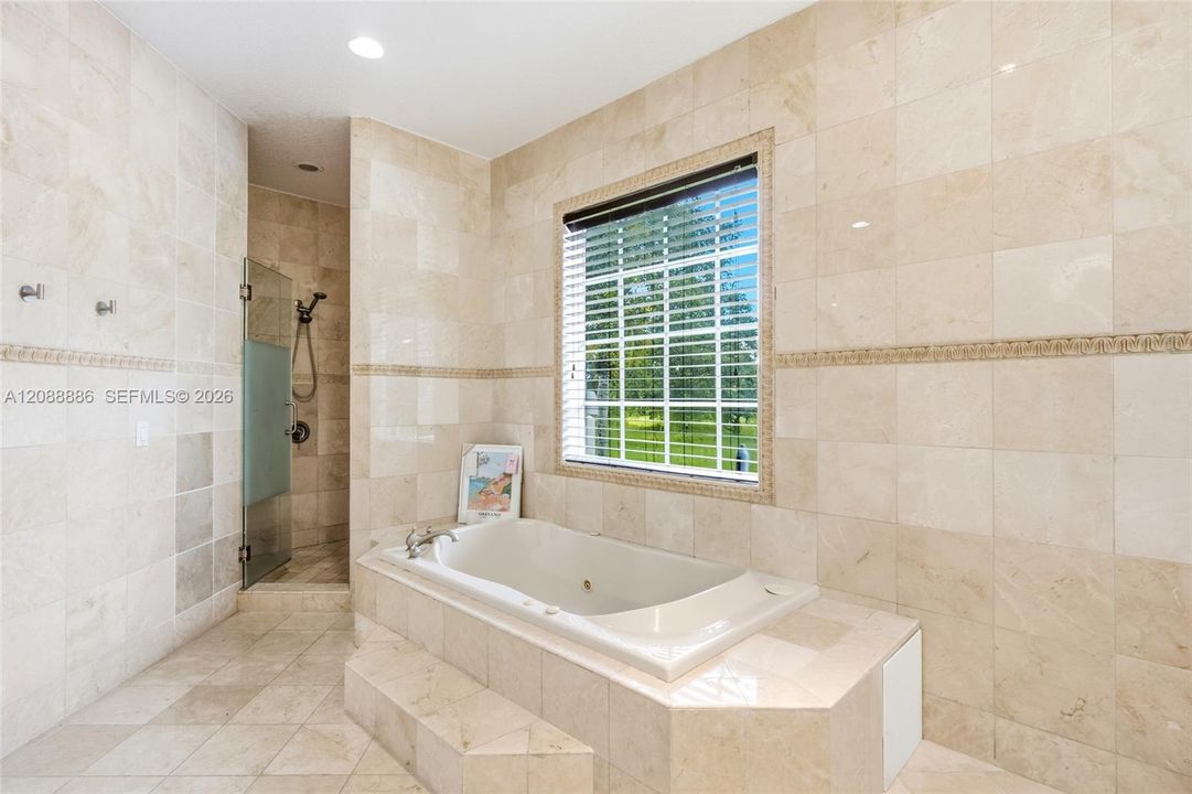 En Venta: $2,999,000 (5 camas, 4 baños, 4965 Pies cuadrados)
