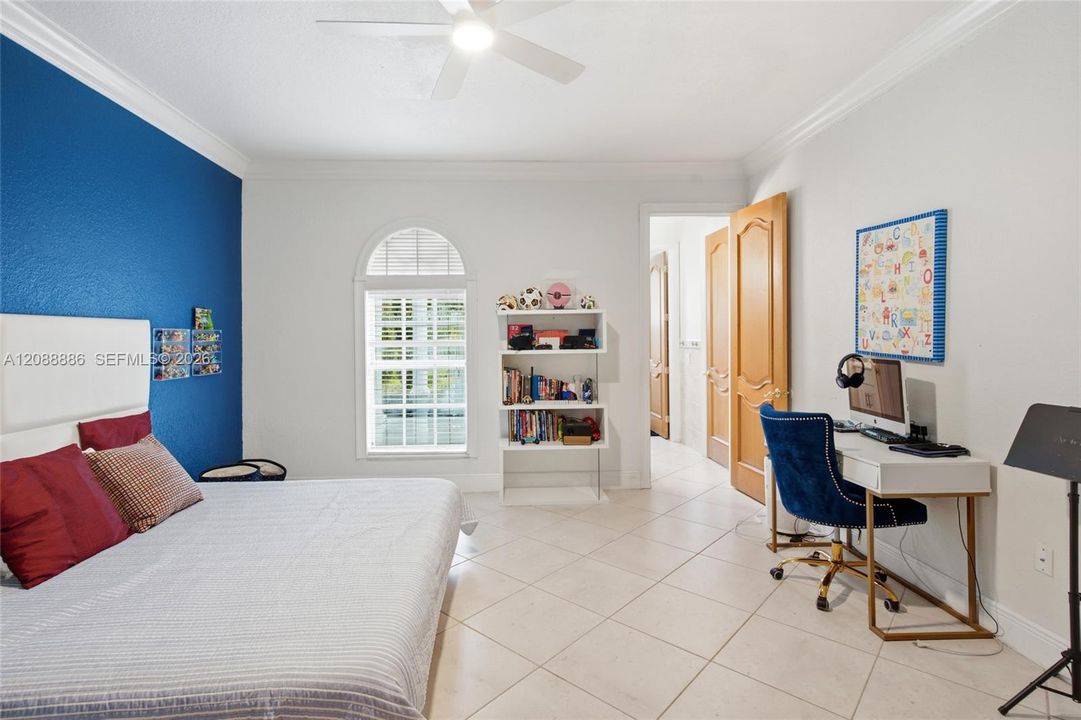 En Venta: $2,999,000 (5 camas, 4 baños, 4965 Pies cuadrados)