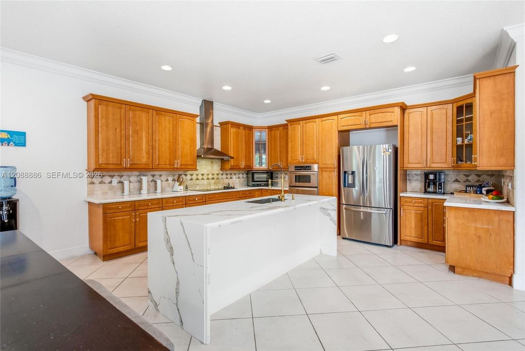 En Venta: $2,999,000 (5 camas, 4 baños, 4965 Pies cuadrados)