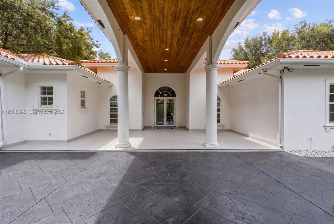 En Venta: $2,999,000 (5 camas, 4 baños, 4965 Pies cuadrados)