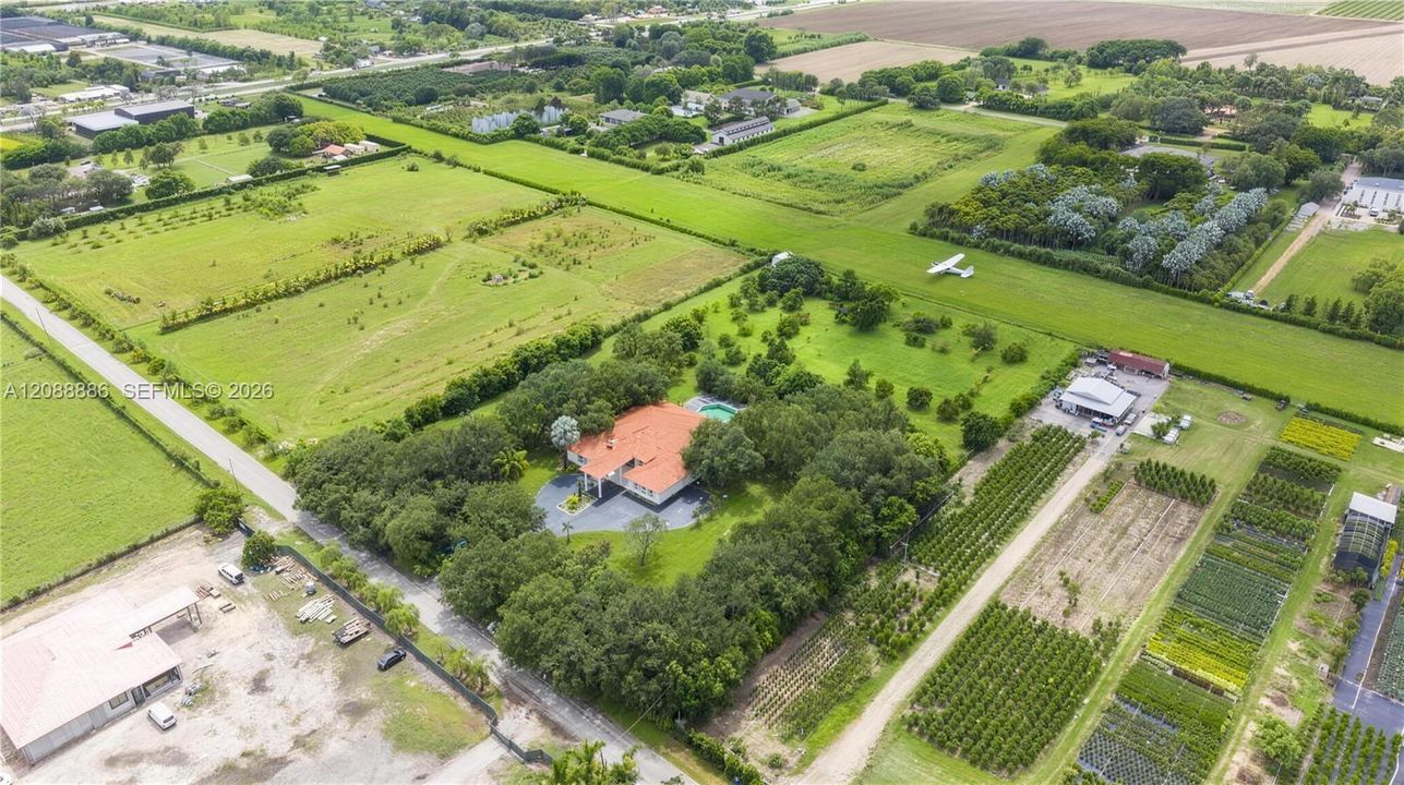En Venta: $2,999,000 (5 camas, 4 baños, 4965 Pies cuadrados)
