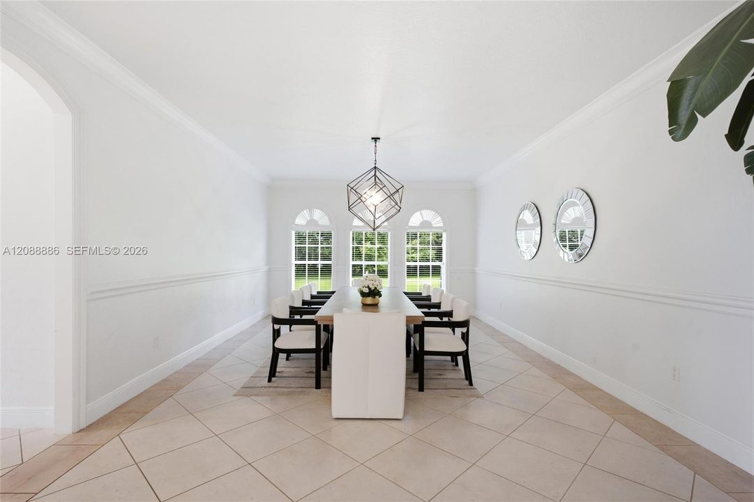 En Venta: $2,999,000 (5 camas, 4 baños, 4965 Pies cuadrados)