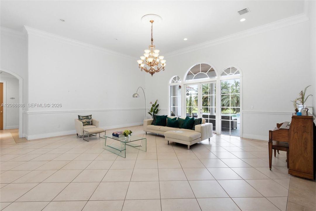 En Venta: $2,999,000 (5 camas, 4 baños, 4965 Pies cuadrados)