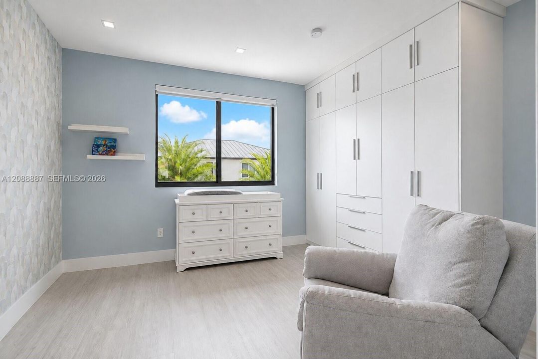 For Sale: $1,300,000 (4 beds, 3 baths, 2878 Square Feet)