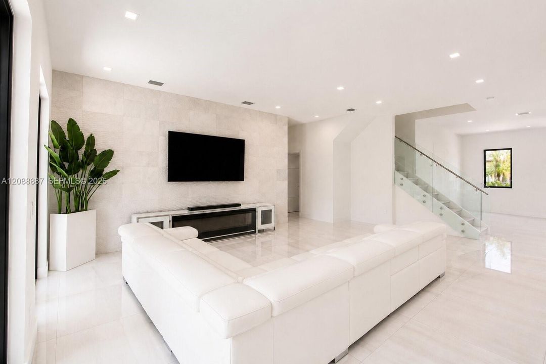 For Sale: $1,300,000 (4 beds, 3 baths, 2878 Square Feet)