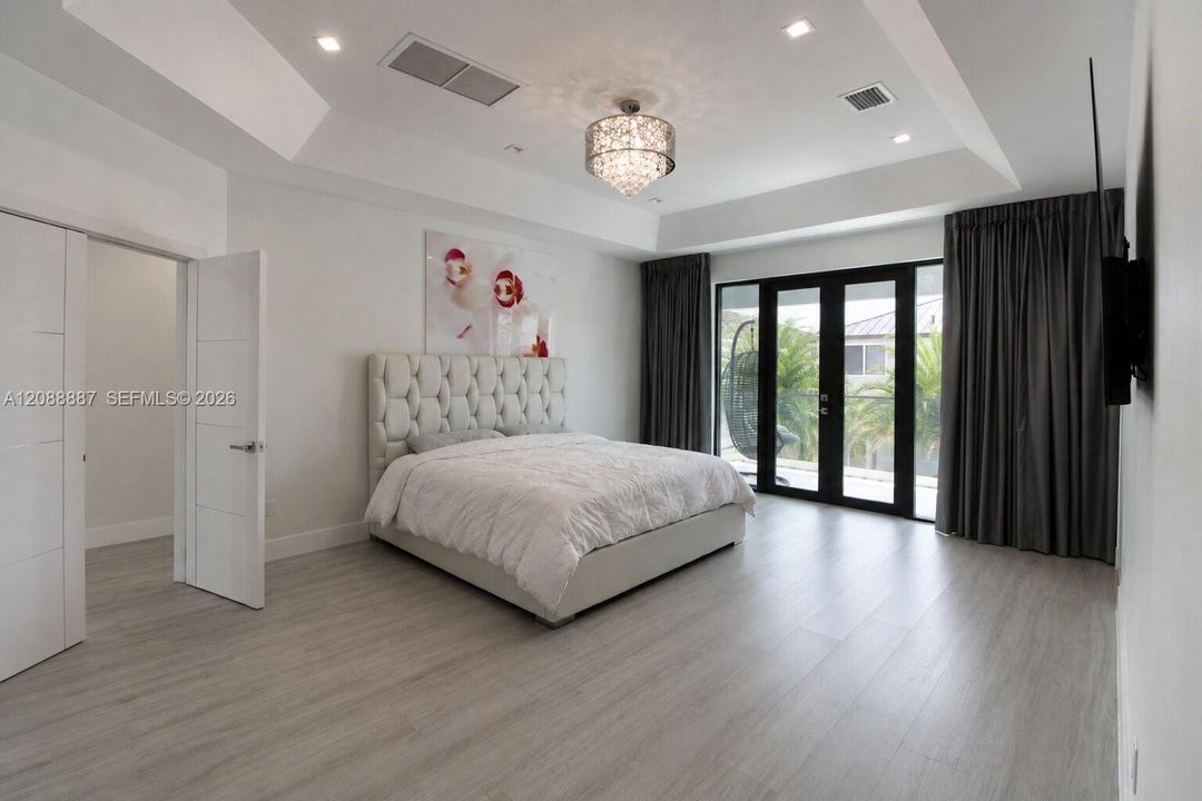 For Sale: $1,300,000 (4 beds, 3 baths, 2878 Square Feet)