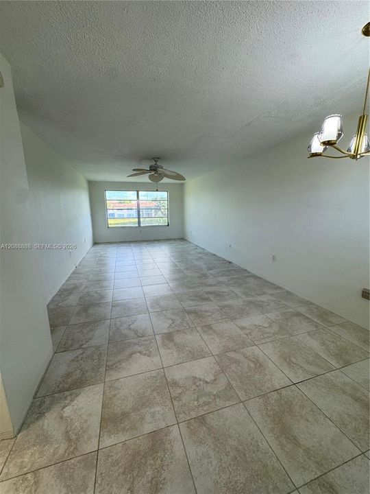 En Venta: $319,000 (2 camas, 2 baños, 1098 Pies cuadrados)