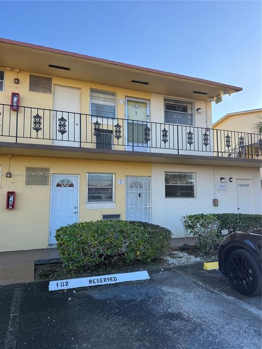En Venta: $319,000 (2 camas, 2 baños, 1098 Pies cuadrados)