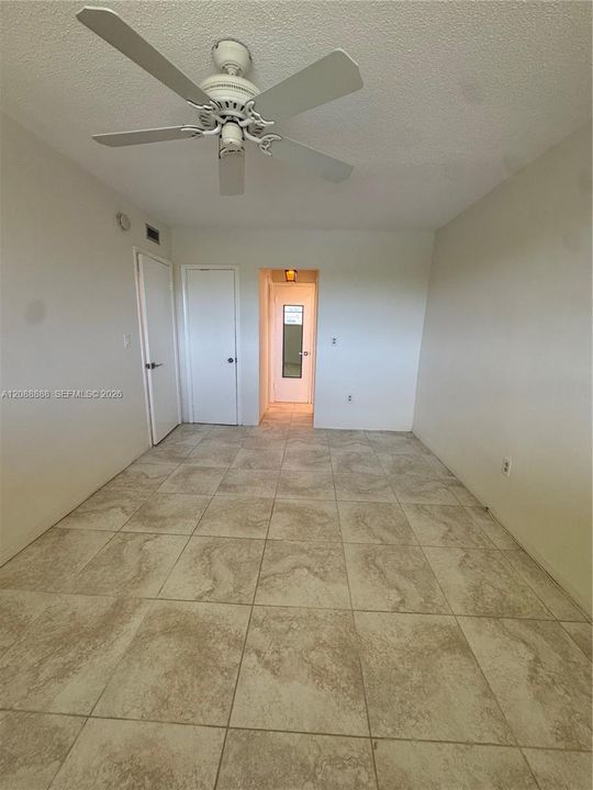 En Venta: $319,000 (2 camas, 2 baños, 1098 Pies cuadrados)