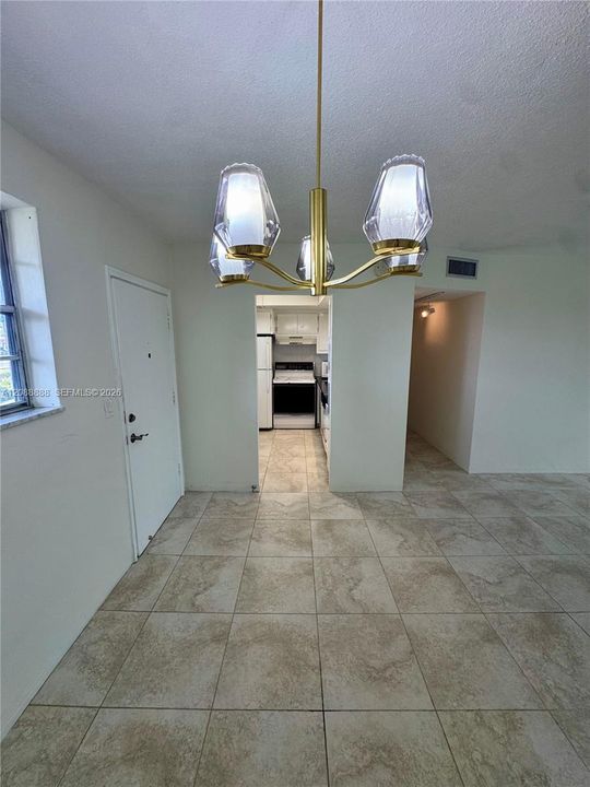 En Venta: $319,000 (2 camas, 2 baños, 1098 Pies cuadrados)
